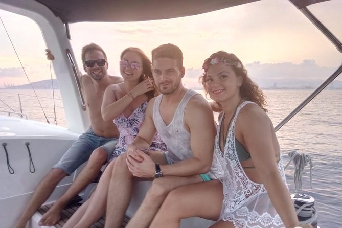 1h Refreshing Sailing Tour in Barcelona with Open Bar & Snacks - Why the captain matters on a short trip