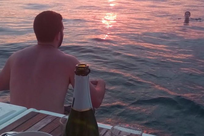 1h Refreshing Sailing Tour in Barcelona with Open Bar & Snacks - Who will enjoy this Barcelona sail most
