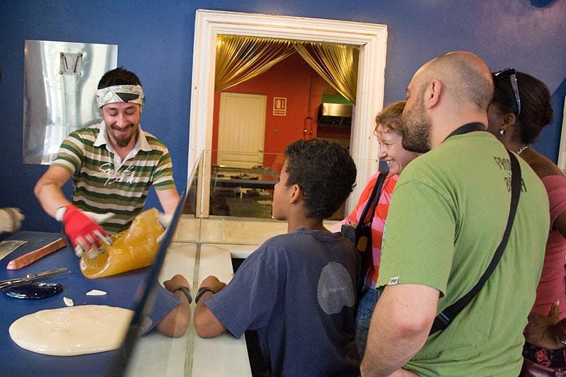 2.5-Hour Kids & Family Walking Tour in English - Starting at Plaça de l’Angel