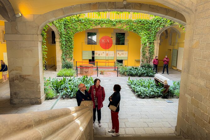 3-Hour Private Guided Walking Tour of Barcelona - La Rambla and Plaça Reial