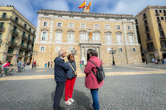 3-Hour Private Guided Walking Tour of Barcelona - Plaça de Sant Jaume and Plaça del Rei