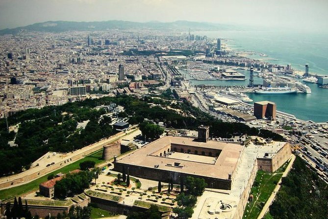 40-min Barcelona Old Urban F1 Circuit Supercar Tour - Timing, Meeting Point, and Practical Planning