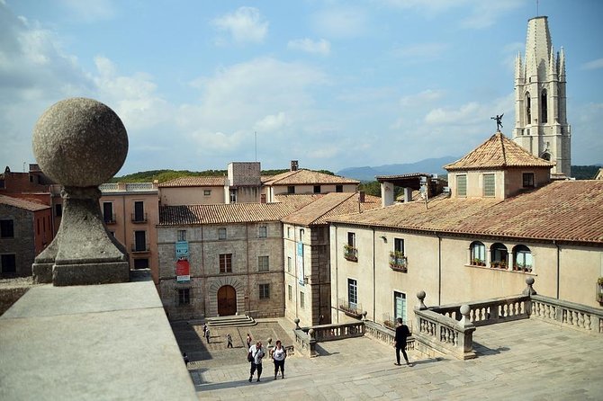 6 hours private tour of Girona: GAME OF THRONES from Barcelona with pick up - How the private format changes the day
