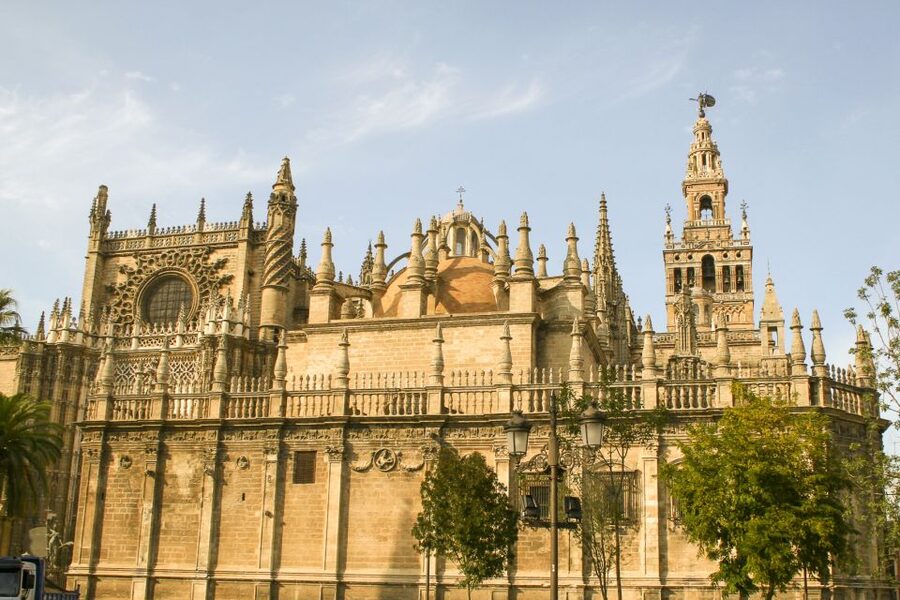 Andalusia and Barcelona 7-Day Package Tour From Madrid - Day 4: Across the Sierra Nevada foothills to Valencia
