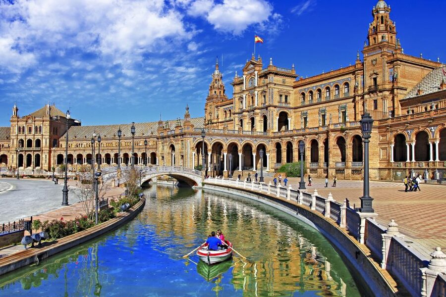 Andalusia and Barcelona 7-Day Package Tour From Madrid - Day 5: Valencia’s old and new sides, then Barcelona