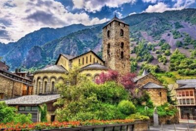 Andorra, France & Spain: 3 Countries in One Day from Barcelona