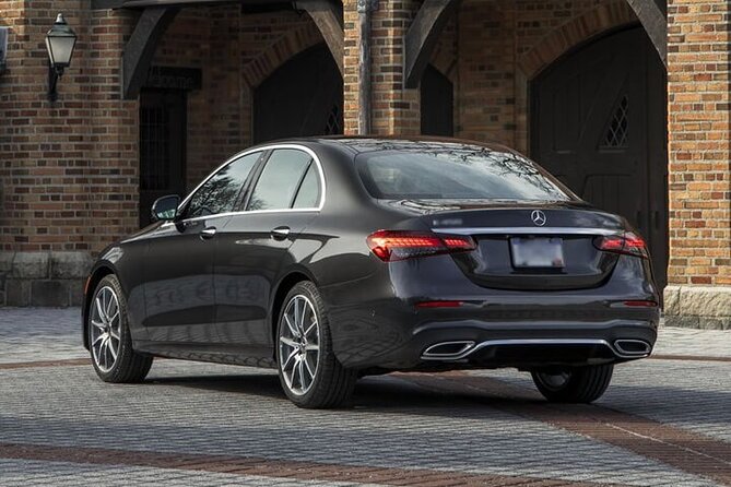 Arrival from Barcelona Port to Barcelona City by Private Sedan - The roughly 20-minute ride into Barcelona