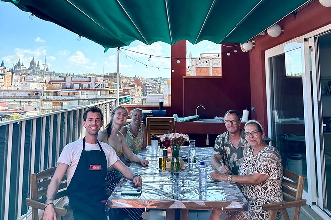 Barbecue in a penthouse in the center of Barcelona with a chef - Why the terrace setting matters