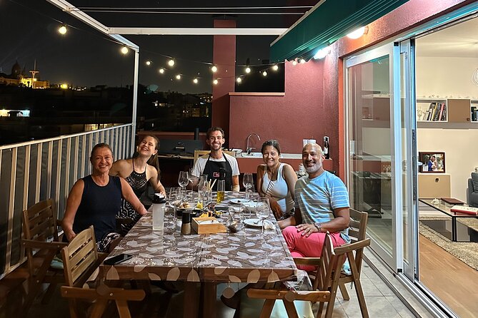 Barbecue in a penthouse in the center of Barcelona with a chef - The social side of the dinner