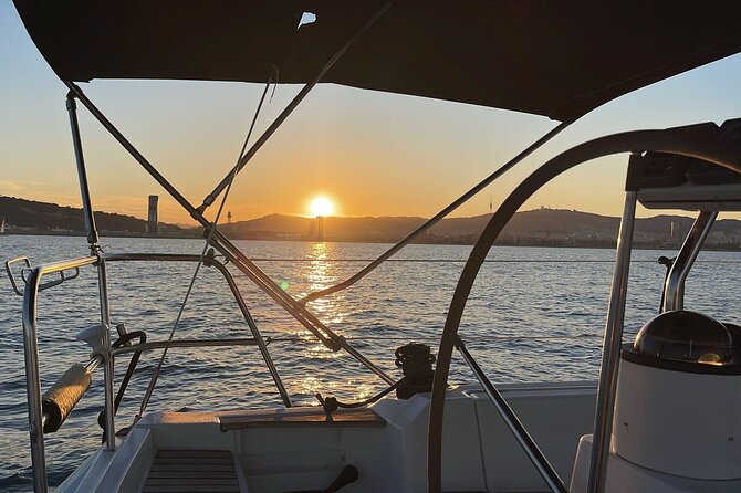 Barcelona 1-hour Boat Trip with Cava and Snacks - Why a short sail can improve a Barcelona day