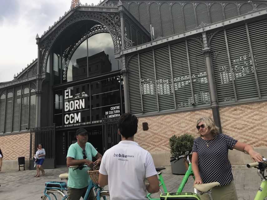 Barcelona: 2.5-Hour Bike or E-Bike Historical Tour - Arc de Triomf and the opening ride