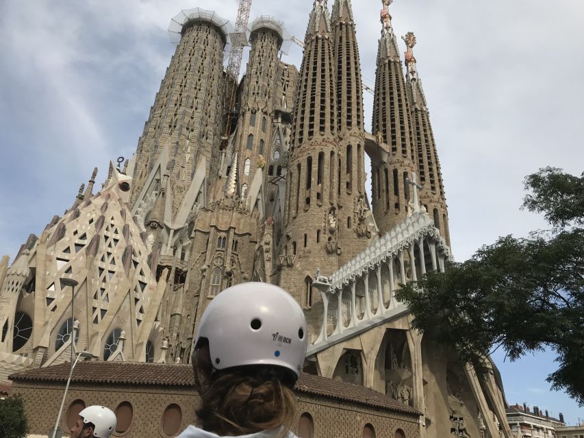 Barcelona: 2.5-Hour Gaudí Segway Tour - Sagrada Família, the route’s main event
