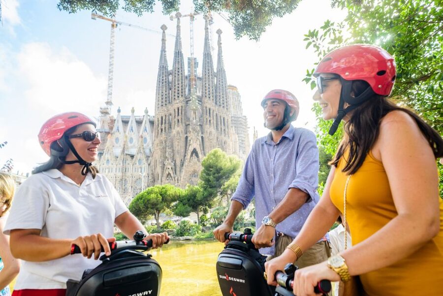 Barcelona: 2,5h Gaudí Segway Tour - Key points to know before you book