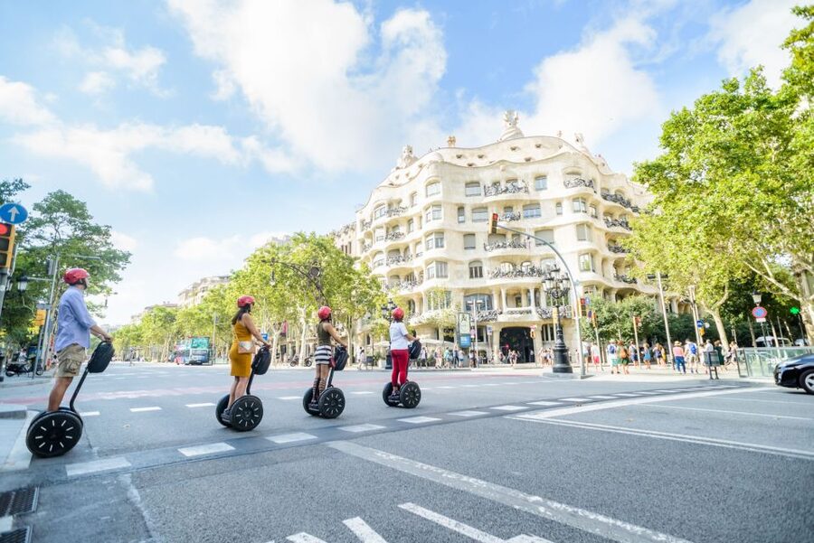 Barcelona: 2,5h Gaudí Segway Tour - What the $45 price really gets you