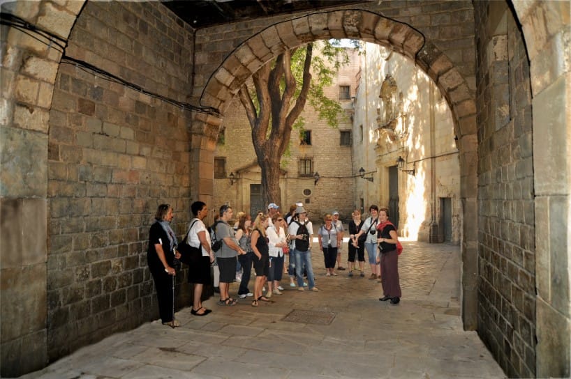 Barcelona 2-Hour Gothic Walking Tour - Key points at a glance