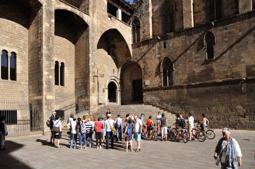 Barcelona 2-Hour Gothic Walking Tour - Why a guide helps in Barcelona’s Gothic Quarter