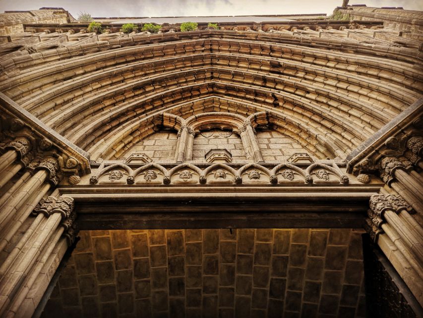 Barcelona: 2-Hour Private City Highlights Kickstart Tour - Plaça Reial and the move toward El Born