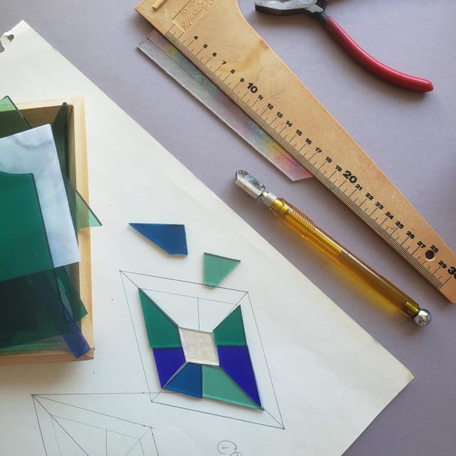 BARCELONA: 2h Glass Art Workshop, create your Suncatcher! - Drilling holes for the hanging design