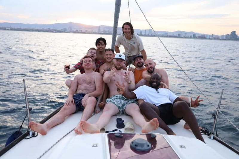 Barcelona 2h private sailing tour with local Skipper - Starting at Port Olímpic