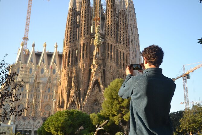Barcelona 3-hour Bike or E-Bike Tour: Gaudí By Bike - What the bike changes for your morning