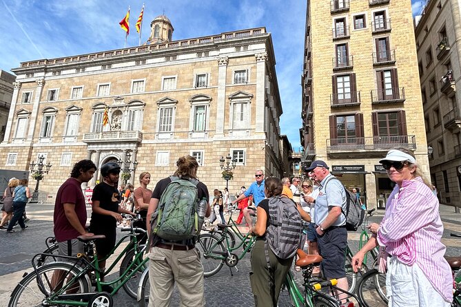 Barcelona 3-hour Bike or E-Bike Tour: Gaudí By Bike - Casa Batlló and La Pedrera on Passeig de Gràcia