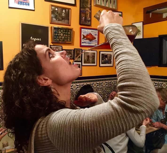 Barcelona: 3-Hour Sips, Sites & Bites Food & History Tour - Who should book this food tour