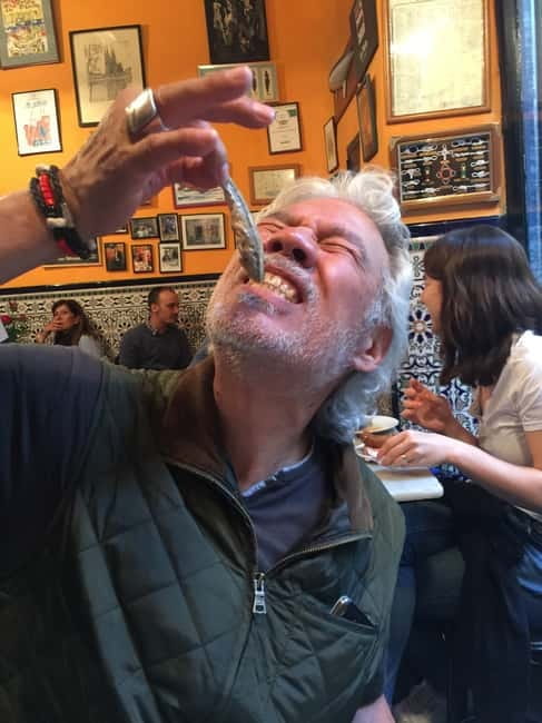 Barcelona: 3-Hour Sips, Sites & Bites Food & History Tour - Barceloneta: seafood and a waterfront starting point
