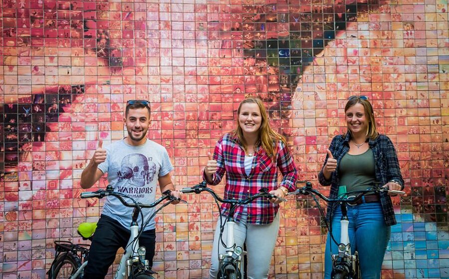 Barcelona: 4-Hour E-Bike Photography Tour - Arc de Triomf, Ciutadella, and Agbar Tower