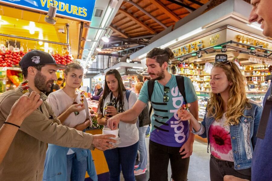 Barcelona: 4-Hour Small Group Bike Tour - Key points to know before you book
