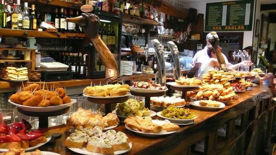 Barcelona: 4-Hour Tapas Evening Tour and Flamenco Show - Who will enjoy this evening most?