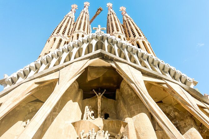 Barcelona all included: Sagrada, Park Güell, Montjuic & Gothic - Gothic Quarter: medieval streets and civic power