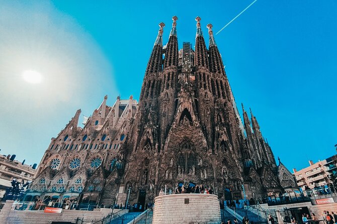 Barcelona Architecture Walking Tour With Casa Batlló Upgrade - Casa Amatller adds a small but welcome taste