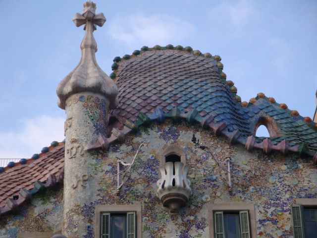 Barcelona: Art Nouveau & Gaudí Tour - The Block of Discord on Passeig de Gràcia