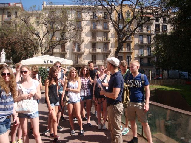 Barcelona: Art Nouveau & Gaudí Tour - La Pedrera and the most famous quarry in town