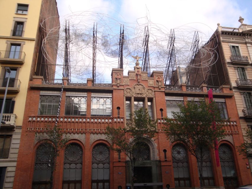Barcelona: Art Nouveau & Gaudí Tour - From Catalan Renaissance to social conflict