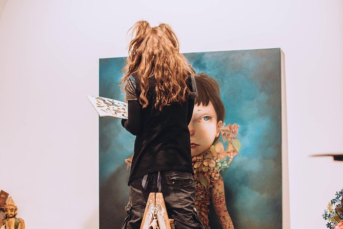 Barcelona Art & Wine: Galleries, Studios & Street Art - A five-minute pause at the Palau de la Música