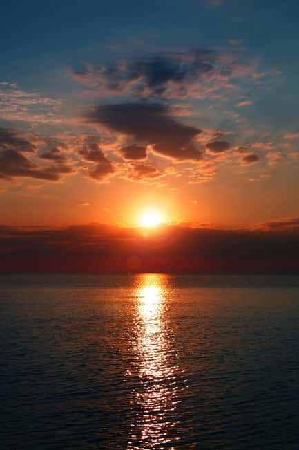 Barcelona Badalona : Sailboat Tour, Snacks, Drinks, Swimming - The swim stop and paddleboard option