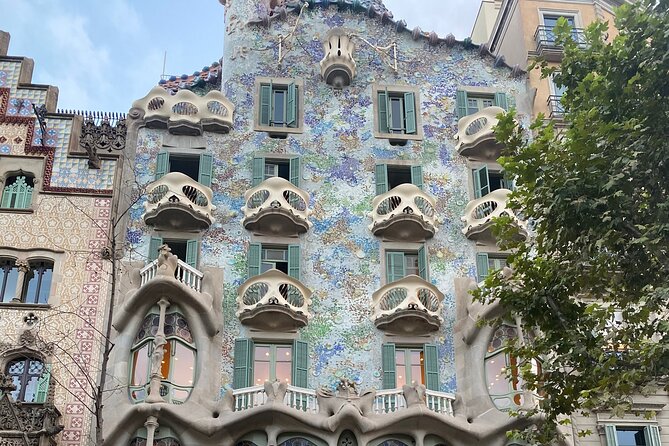 Barcelona: Bar Crawl at Gaixample - The guide makes or breaks the night