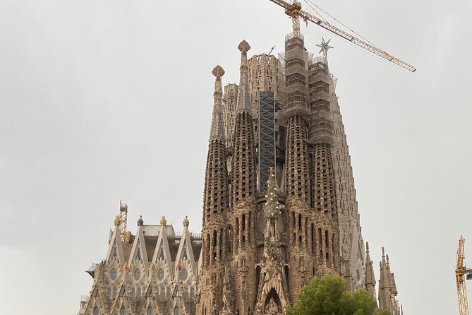 Barcelona: Bar Crawl at Gaixample - Starting on Carrer del Consell de Cent