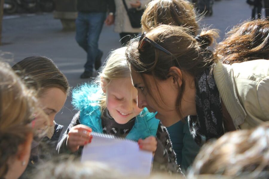 Barcelona: Barrio Gótico Dragon Tour for Families - Learning what the dragon means
