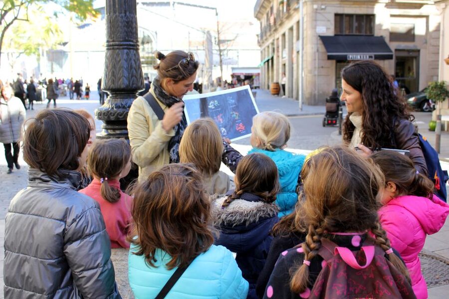 Barcelona: Barrio Gótico Dragon Tour for Families - Booking details worth knowing