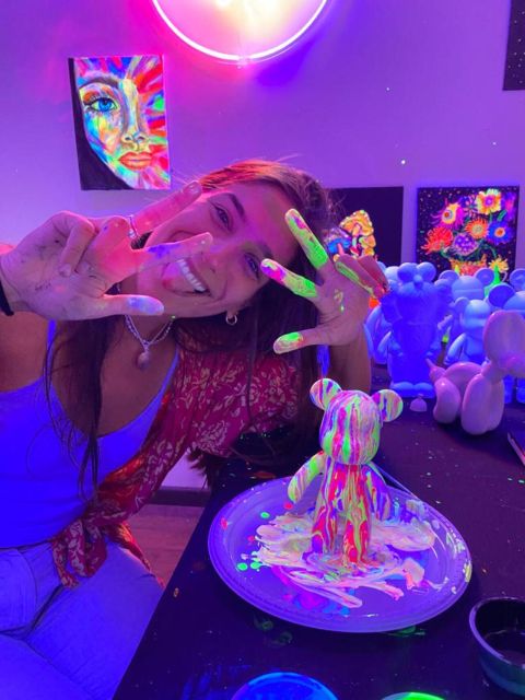 Barcelona: Bear-brick Fluorescent Painting | Wine and Art - Guidance without an art-school lecture