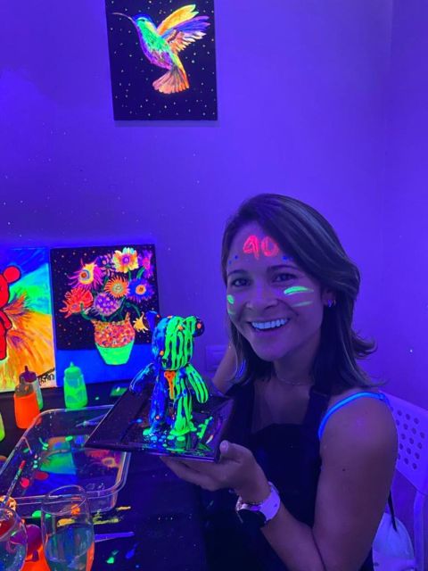 Barcelona: Bear-brick Fluorescent Painting | Wine and Art - Who will enjoy this workshop most?