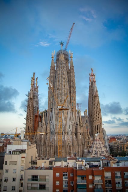 Barcelona: Best of Sagrada Familia Private Tour - Meeting at Gate A beside the official store