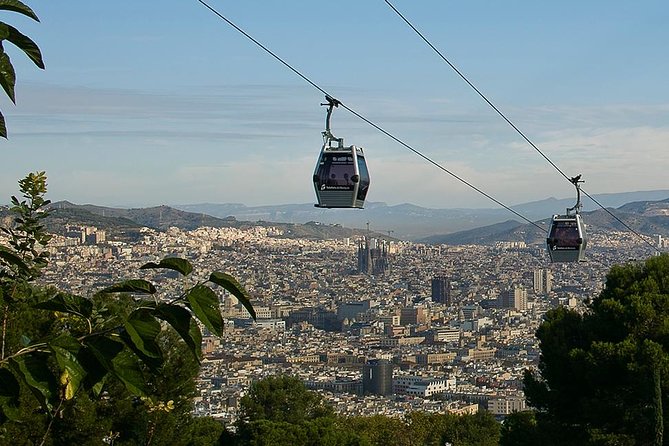 Barcelona Best Views: Old Town and Montjuic Castle Private Tour - Tapas, local drinks, and the Magic Fountain question