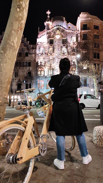 Barcelona Bicycle Tours: Evening City Tour - Plaza Espanya and the road beyond the usual circuit
