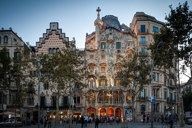 Barcelona Bike Highlights & Sagrada Familia Small Group Tour - Should you book the Barcelona bike and Sagrada Familia tour?