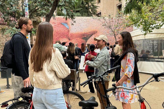 Barcelona: Bike or eBike Tour, Top Sights & Local Insights - Starting on Gran Via and reaching Arc de Triomf