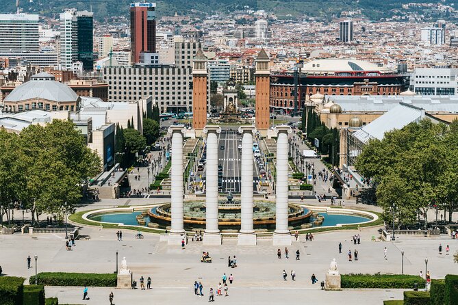 Barcelona Bike Rentals - Barceloneta and the Mediterranean promenade