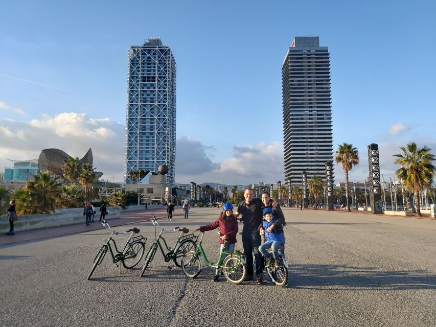 Barcelona: Bike Tour for Families - Citadel Park and the Arc of Triumph